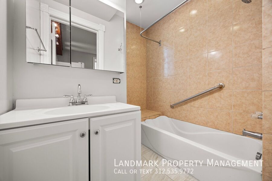 1124 N Wolcott Ave Unit G property image