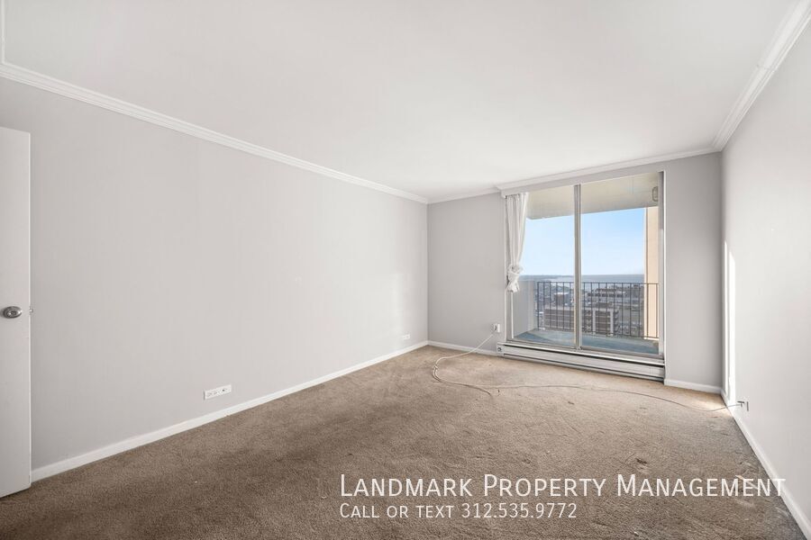 6033 N Sheridan Unit 35D property image