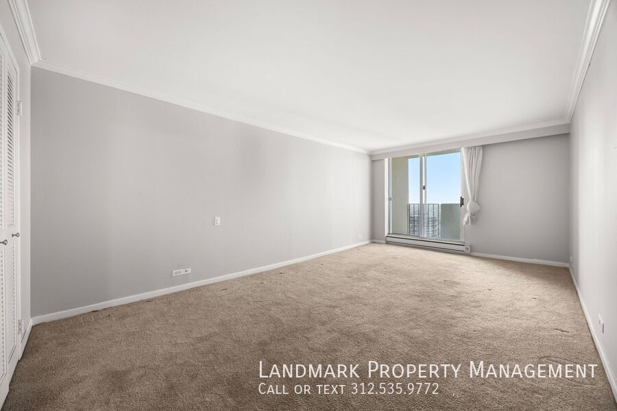 6033 N Sheridan Unit 35D property image