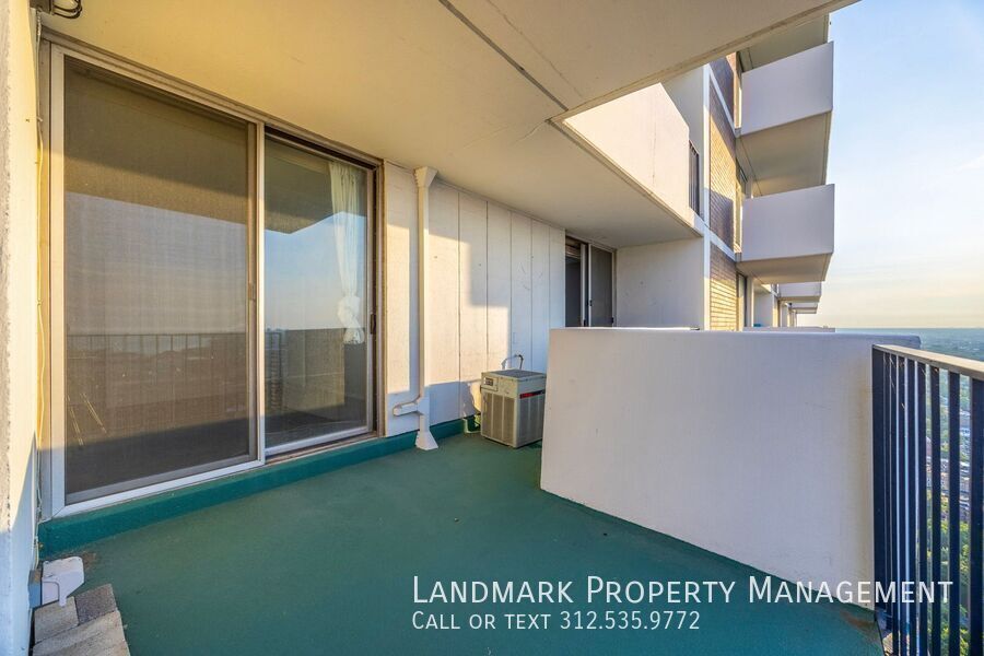 6033 N Sheridan Unit 35D property image