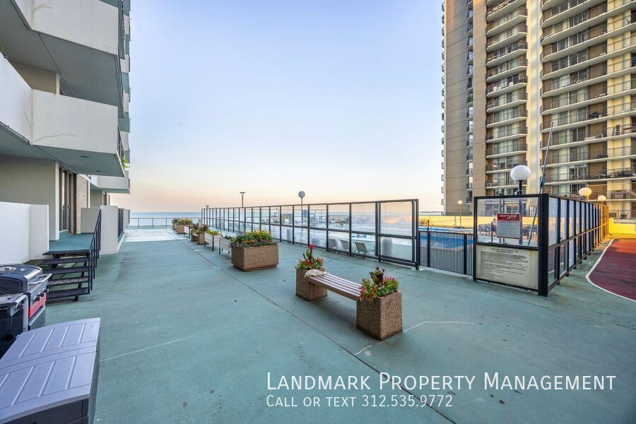 6033 N Sheridan Unit 35D property image