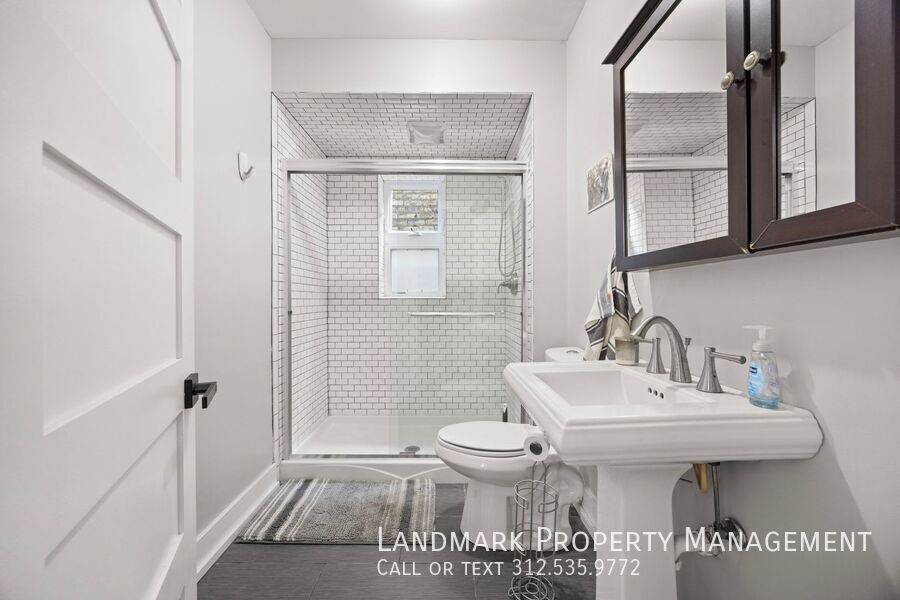 3521 N Western Ave Unit 1 property image