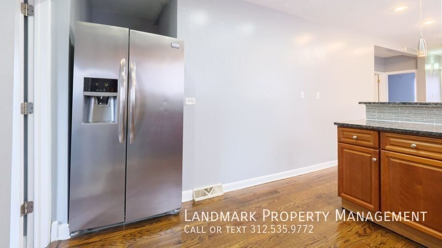 9521 S Yale Ave property image