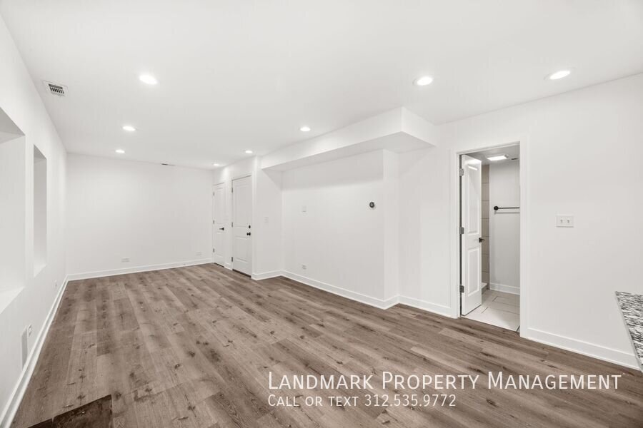 2038 W 21st St Unit Garden property image