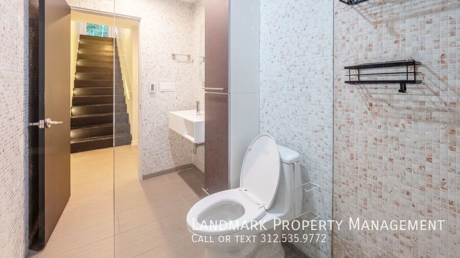 1363 W Ancona St property image