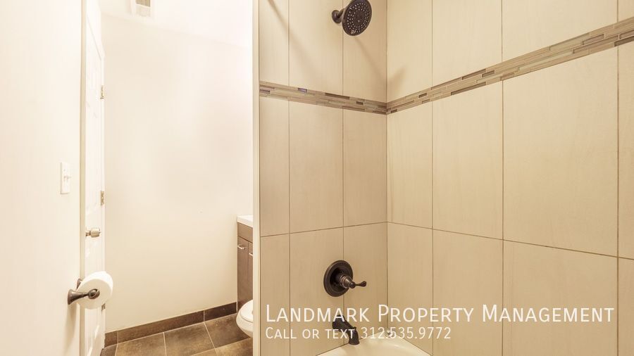 2130 W Cermak Road Unit 3R property image