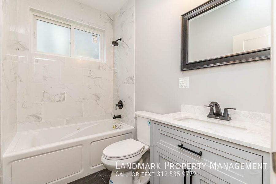 4735 S Michigan Ave Unit 1 property image