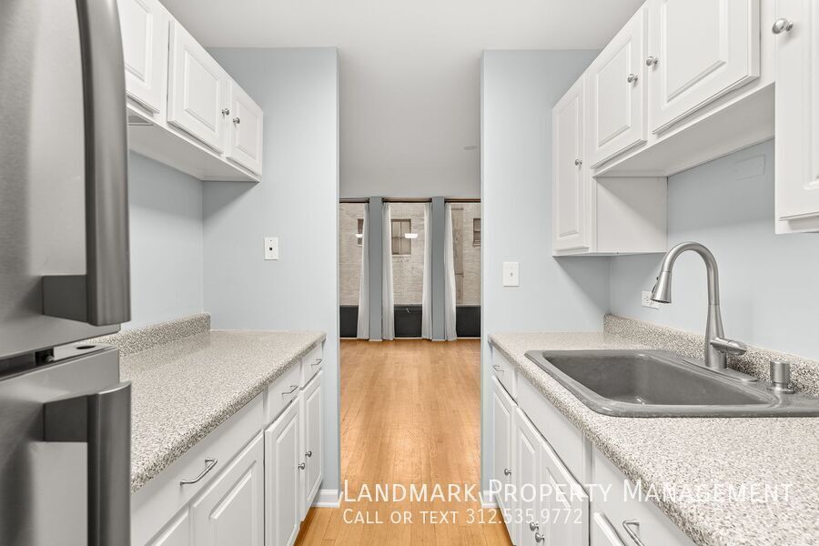 100 E Walton St Unit 17G property image