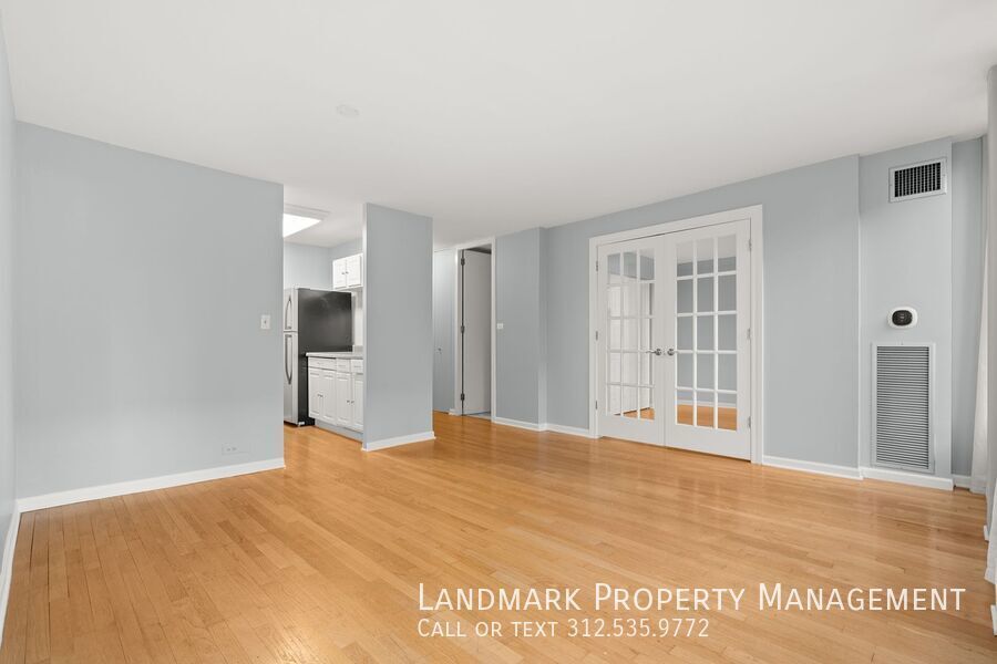 100 E Walton St Unit 17G property image
