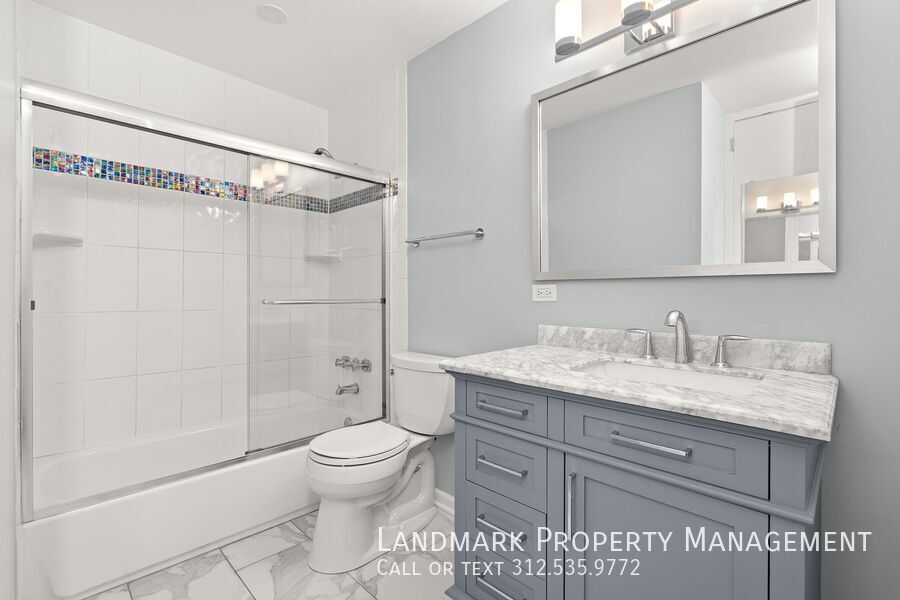 100 E Walton St Unit 17G property image