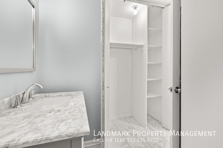 100 E Walton St Unit 17G property image
