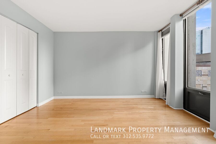 100 E Walton St Unit 17G property image