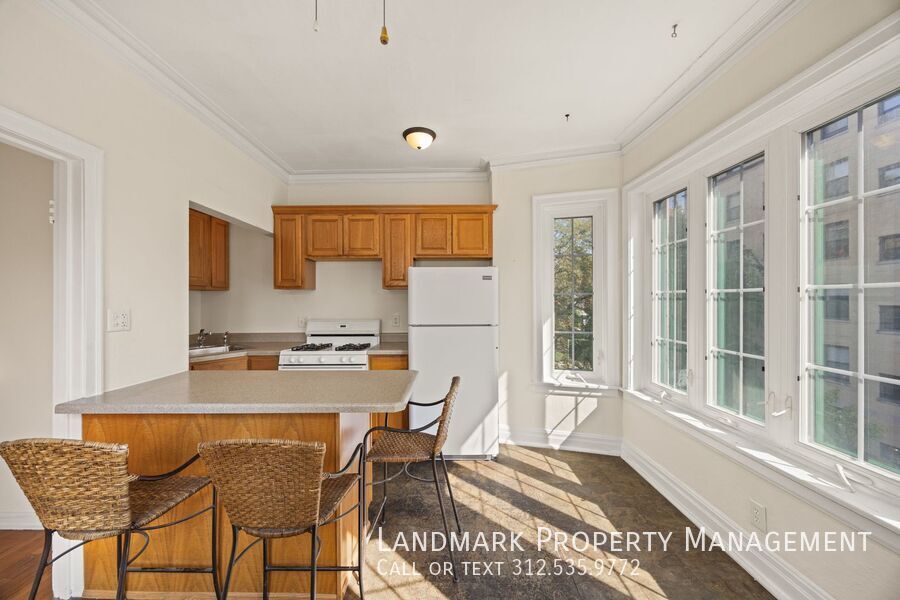 5464 S Cornell Ave Unit 3H property image