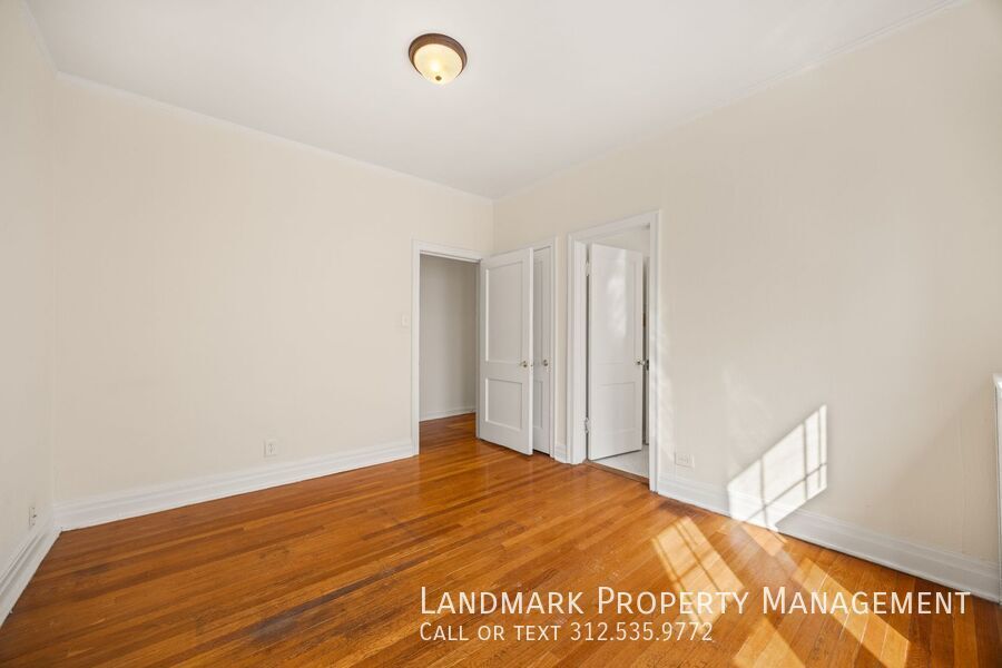 5464 S Cornell Ave Unit 3H property image