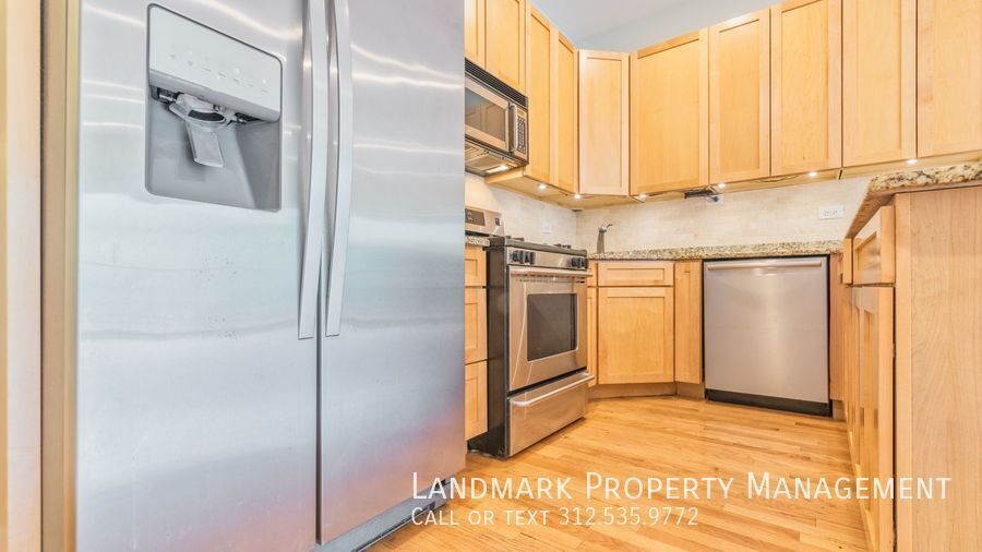 1524 N Bosworth Unit 2 property image