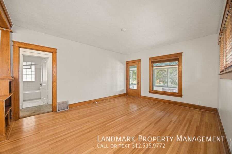 812 Farragut Pl property image