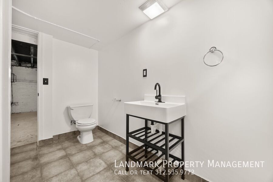 812 Farragut Pl property image