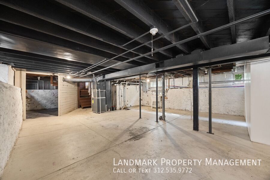 812 Farragut Pl property image