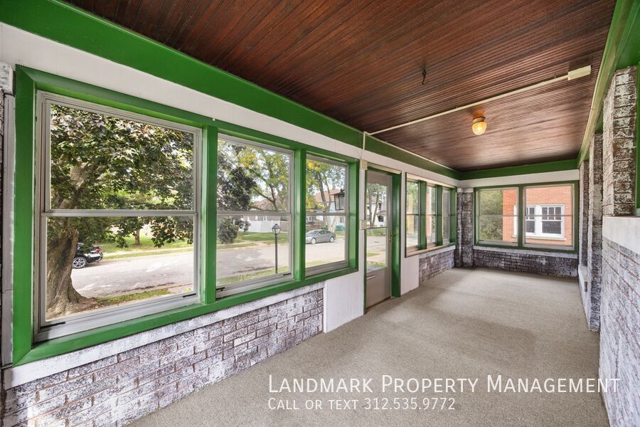 812 Farragut Pl property image