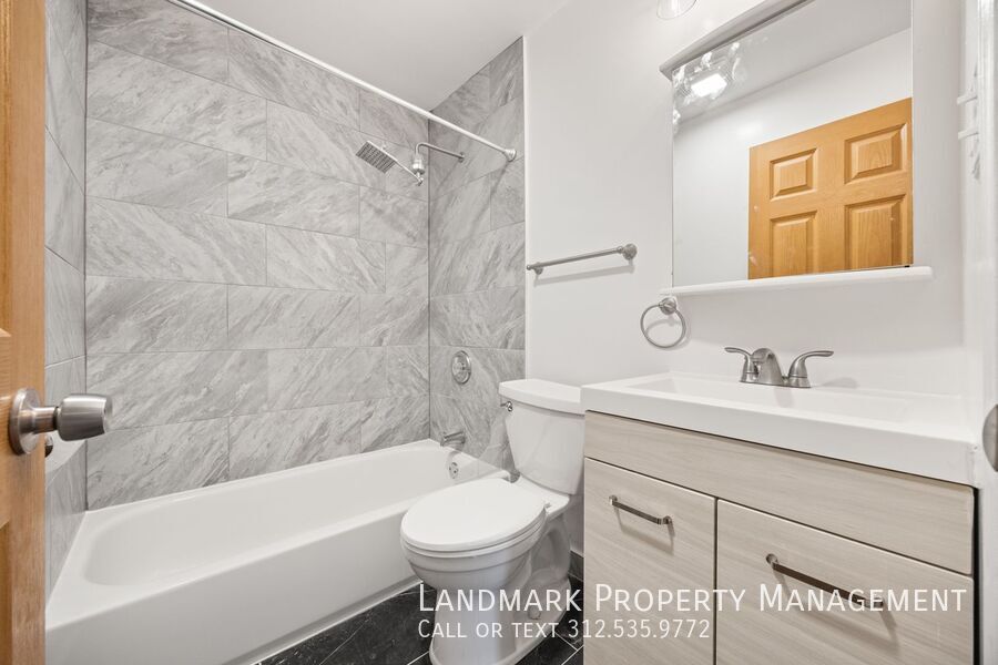 10440 Natoma Ave Unit 6 property image