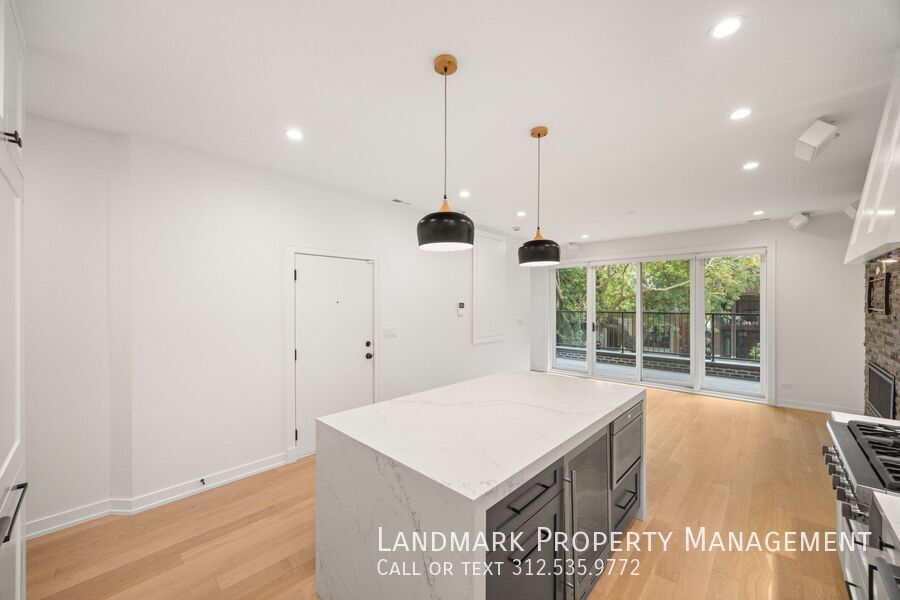 2658 N Bosworth Ave Unit 2 property image