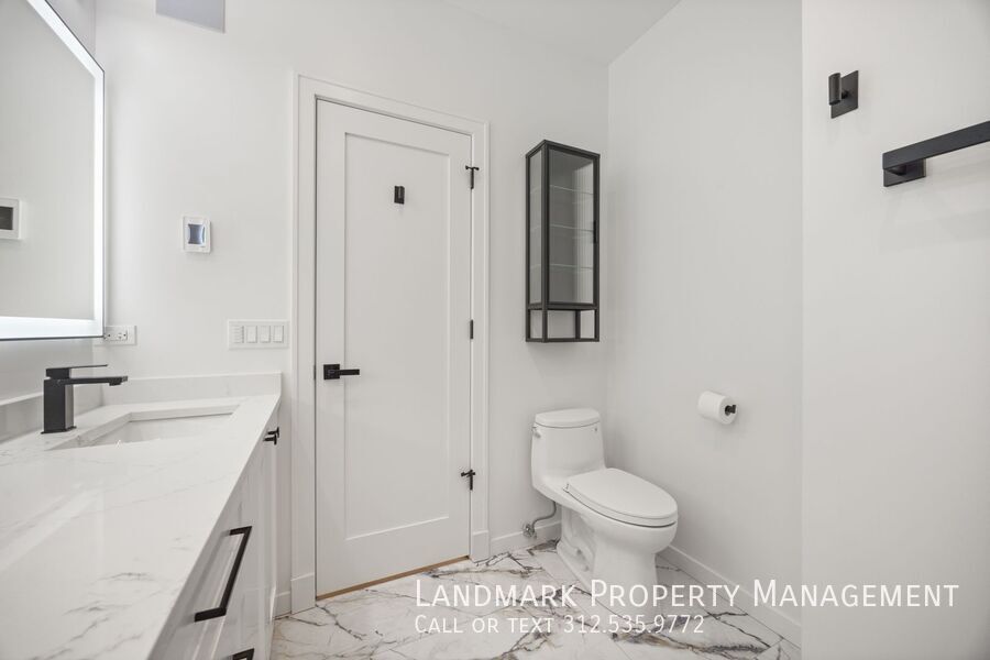 2658 N Bosworth Ave Unit 2 property image