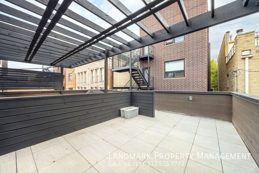 2658 N Bosworth Ave Unit 2 property image