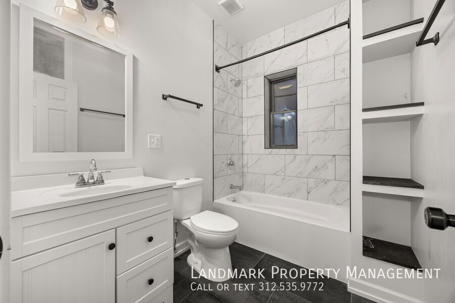 4725 S Forrestville Ave Unit 1 property image