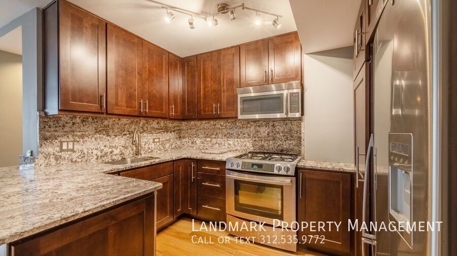 253 E Delaware Place Unit 6FH property image