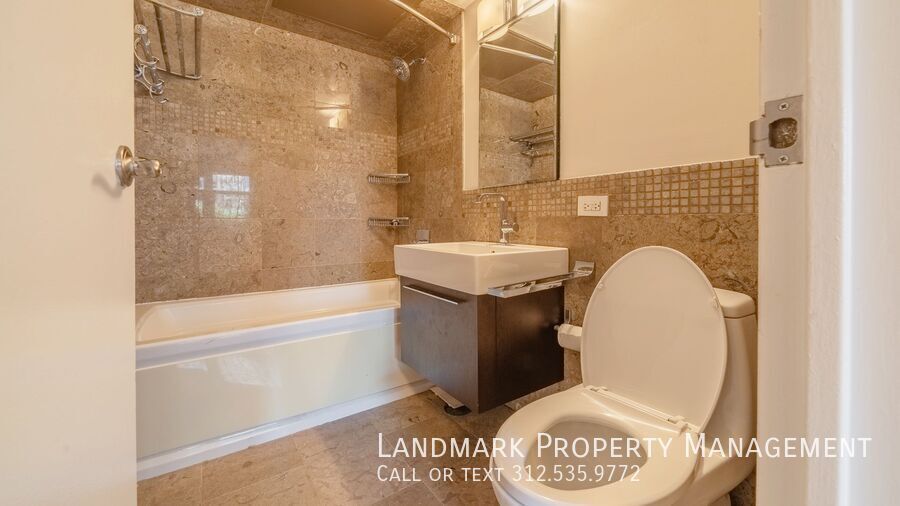 253 E Delaware Place Unit 6FH property image