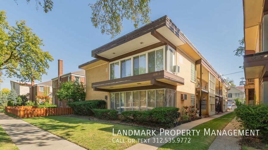 1209 Harlem Unit 8 property image