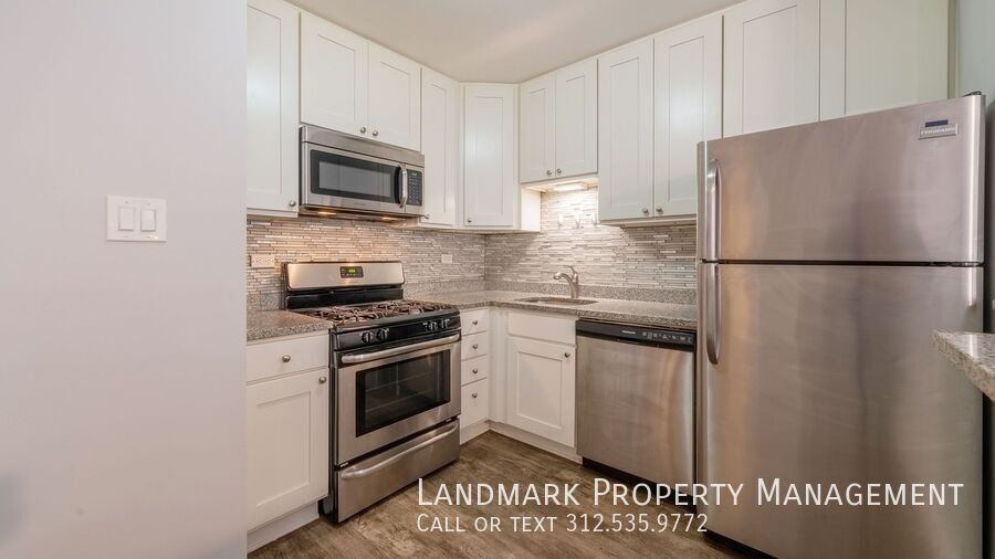 1209 Harlem Unit 8 property image