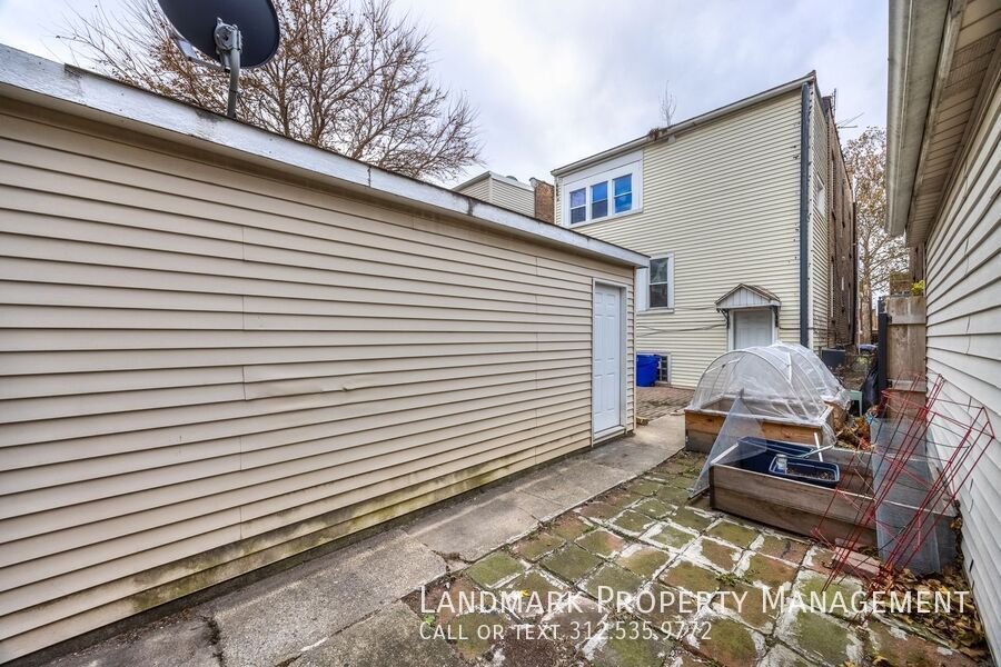 3817 N Sawyer Ave Unit 2 property image