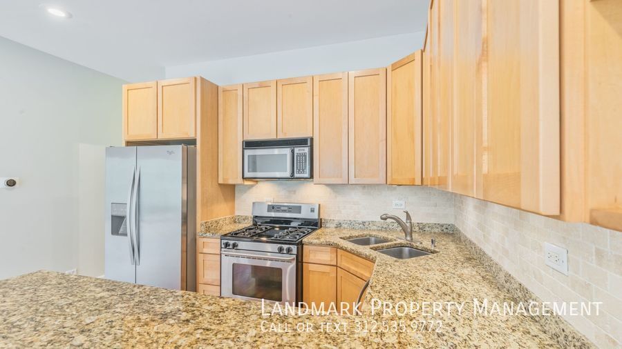 1524 N Bosworth Unit 2 property image