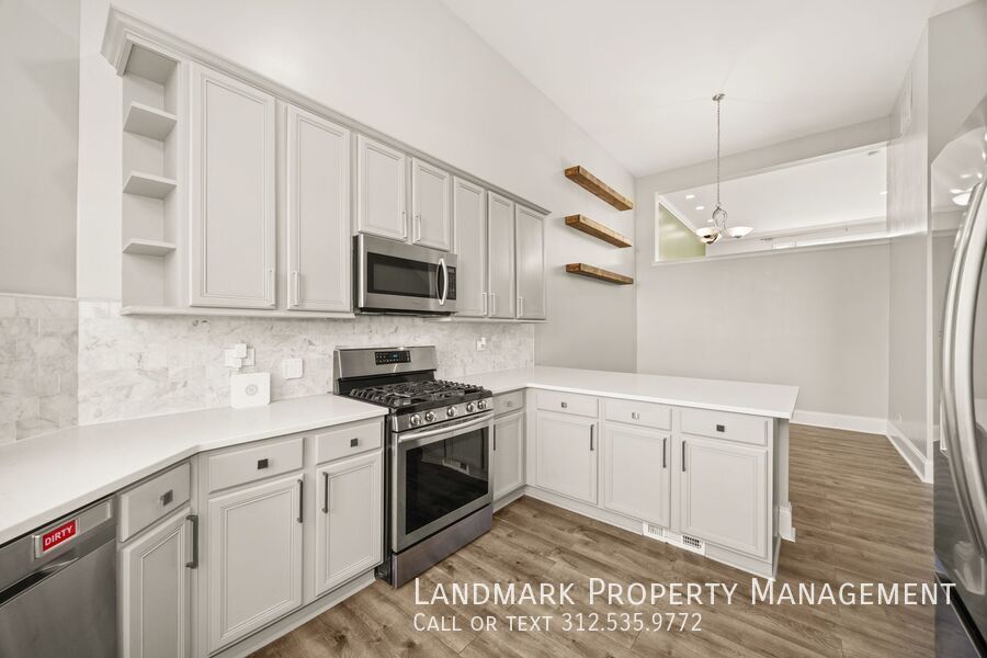 6431 W 64th Pl property image