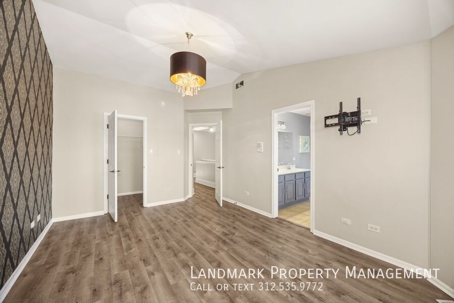 6431 W 64th Pl property image