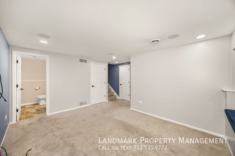 6431 W 64th Pl property image