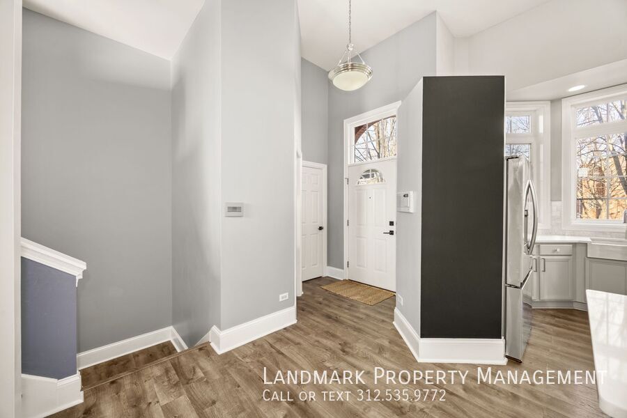 6431 W 64th Pl property image