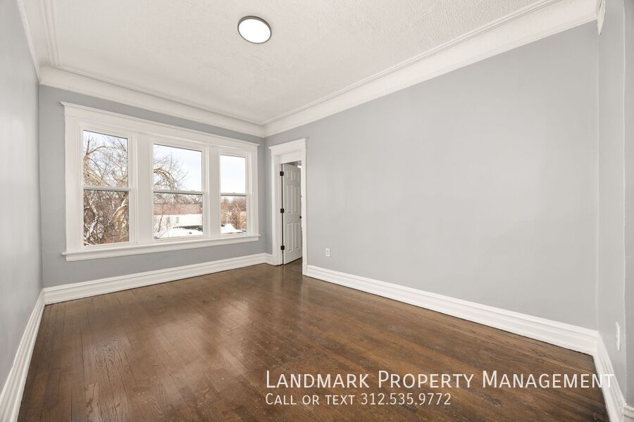 1843 W 54th Unit 1E property image