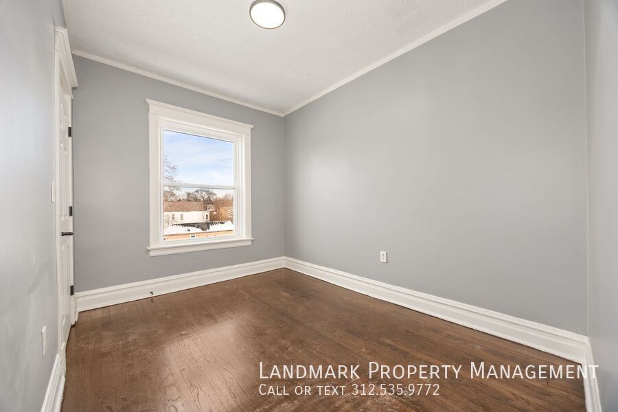 1843 W 54th Unit 1E property image