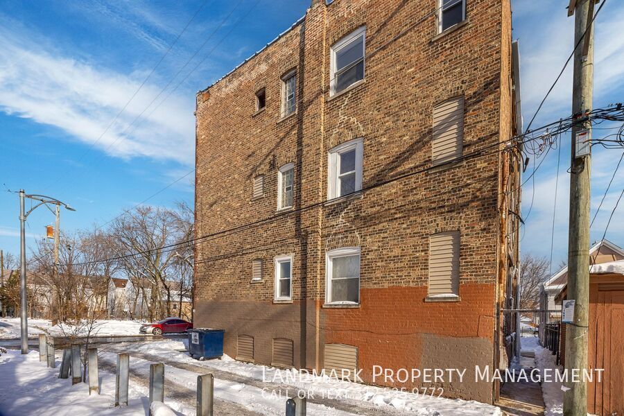 1843 W 54th Unit 1E property image