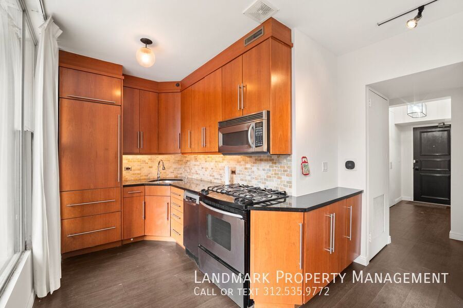 3200 N Lake Shore Dr Unit 909 property image