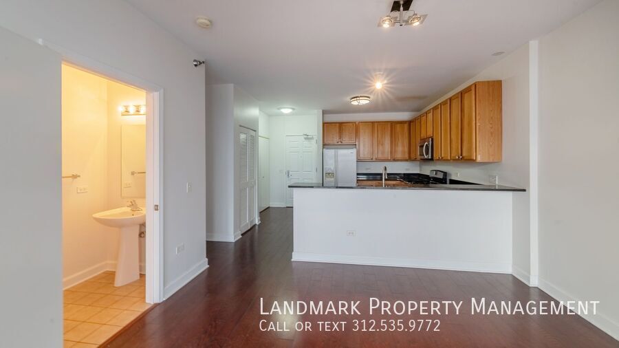 1600 S Prairie Ave Unit 808 property image