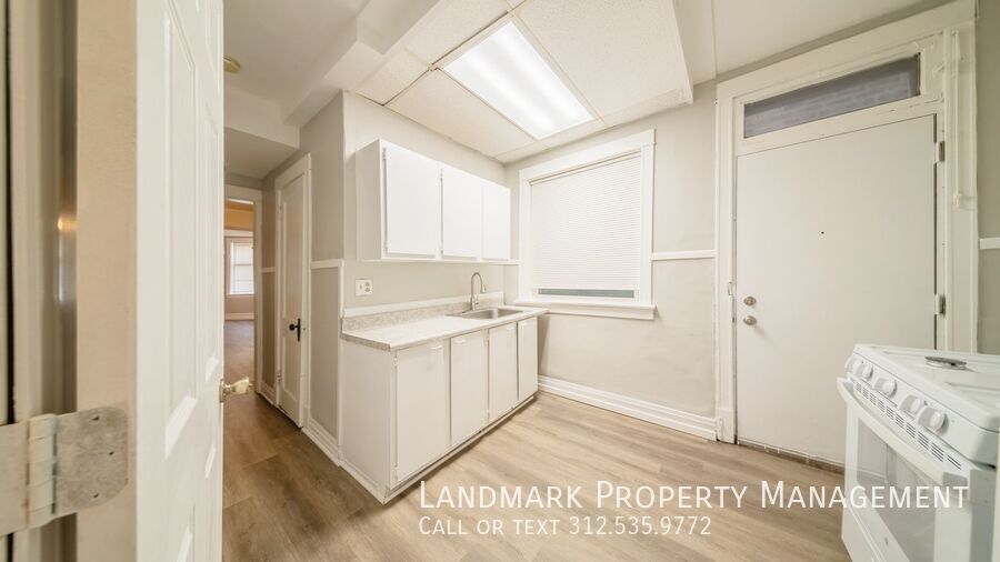 2132 W Haddon Unit 1 property image