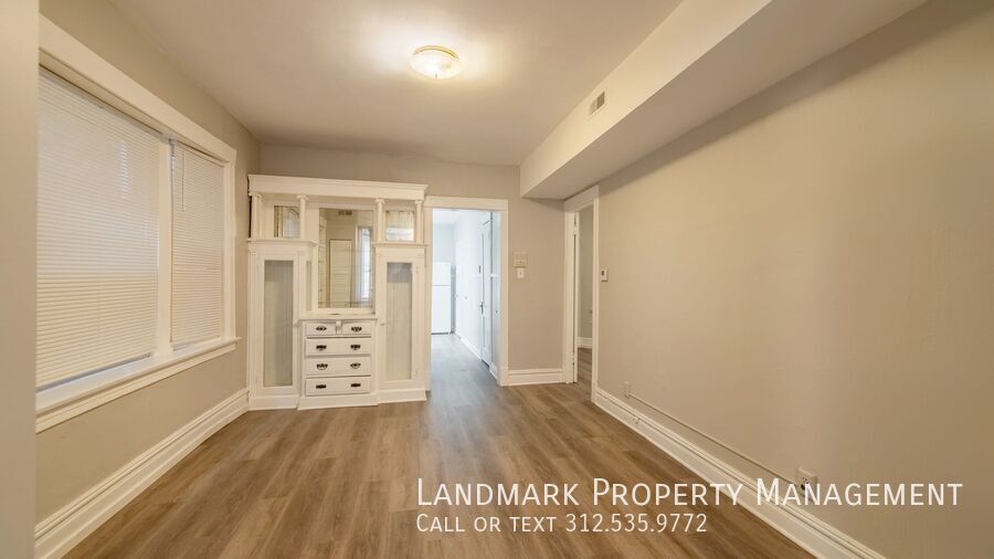 2132 W Haddon Unit 1 property image