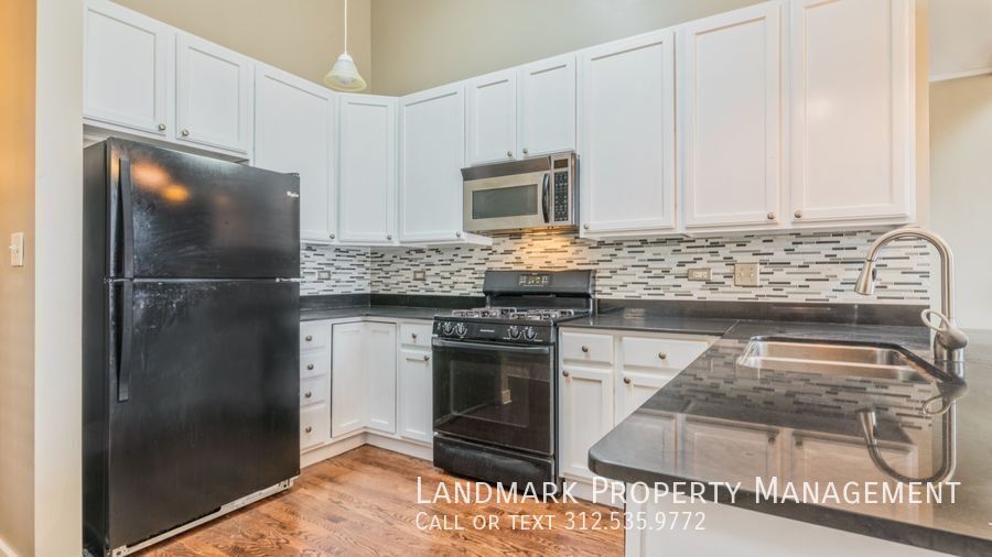 2329 W Harrison St Unit 4 property image