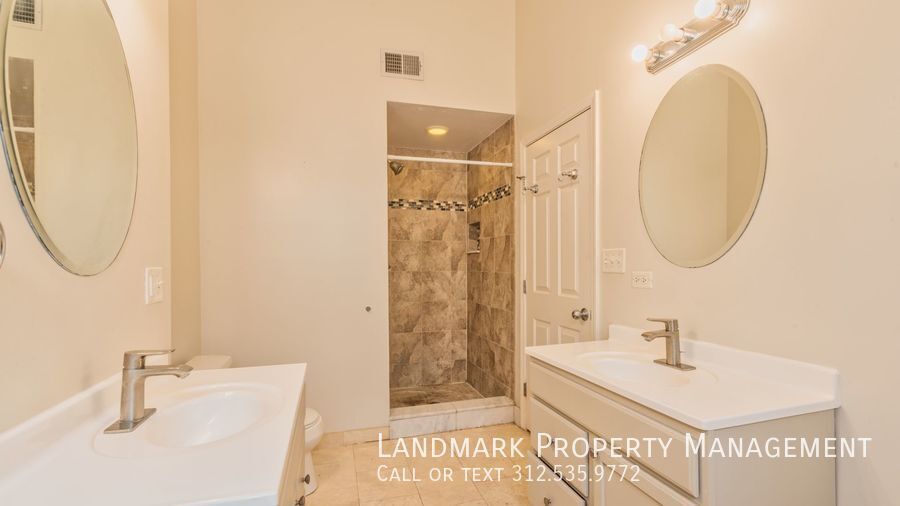 2329 W Harrison St Unit 4 property image