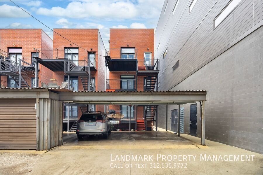 1755 N Artesian Ave Unit 3 property image