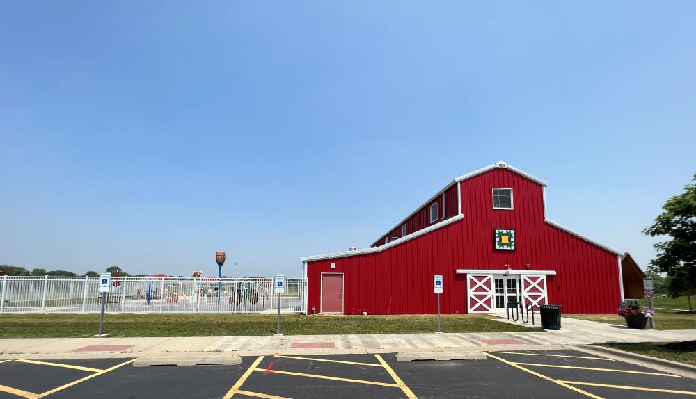 Mokena Amentieis & Features Property Management